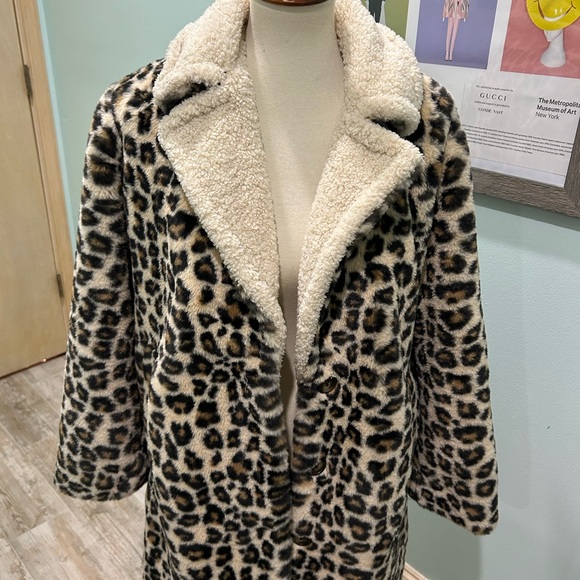 ๐๐Gap Faux Fur Cheetah Print Long Coat. Size medium - Picture 5 of 12